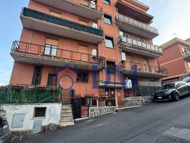 Appartamento in vendita a Roma RM