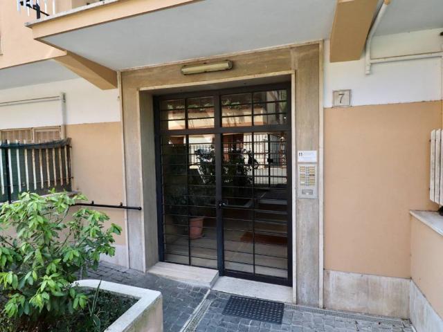 Appartamento in vendita a Roma RM