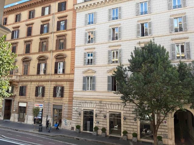 Appartamento in vendita a Roma RM