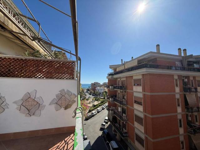 Appartamento in vendita a Roma RM