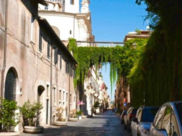 Appartamento in vendita a Roma RM