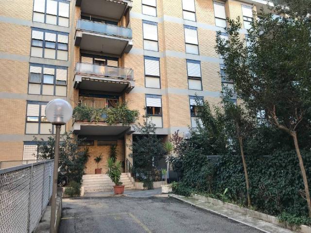 Appartamento in vendita a Roma RM