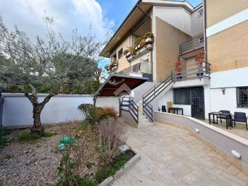 Appartamento in vendita a Roma RM