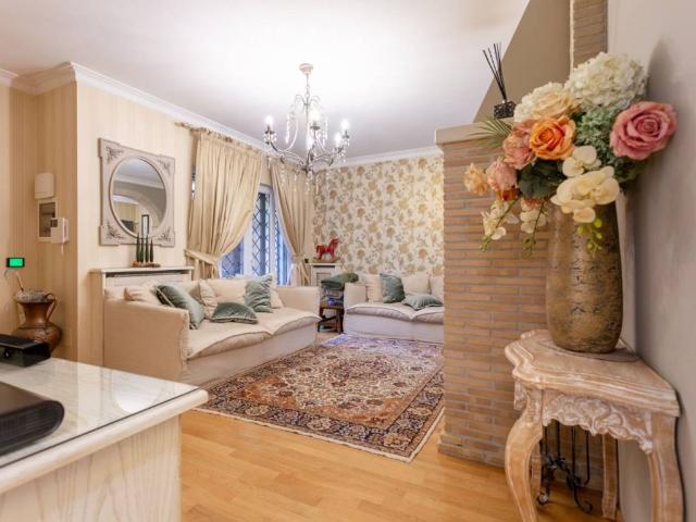 Appartamento in vendita a Roma RM