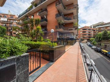 Appartamento in vendita a Roma RM