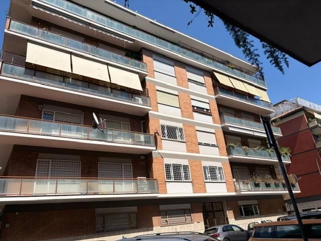 Appartamento in vendita a Roma RM
