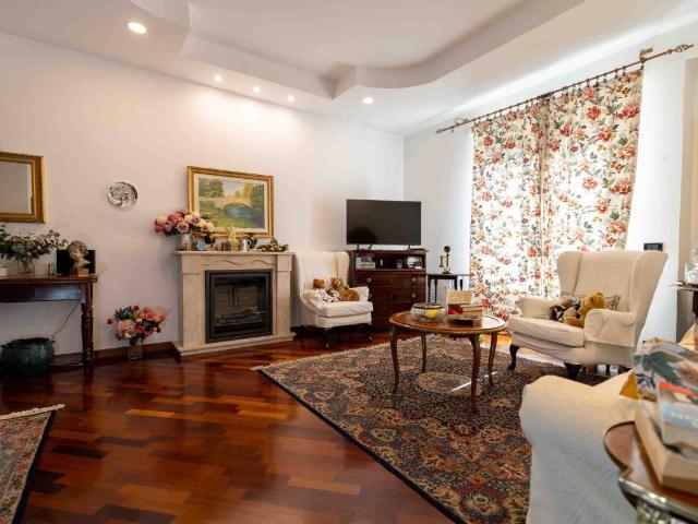 Appartamento in vendita a Roma RM