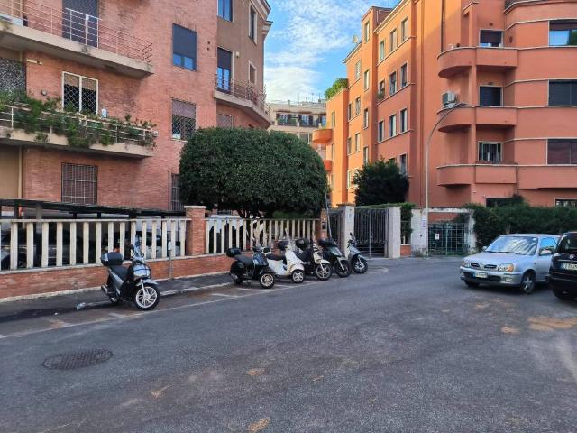 Appartamento in vendita a Roma RM