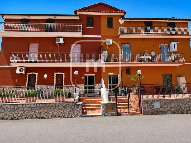 Appartamento in vendita a Roma RM