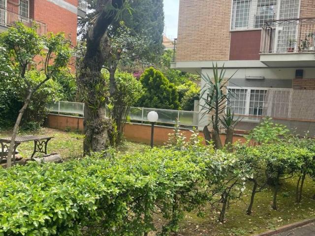 Appartamento in vendita a Roma RM