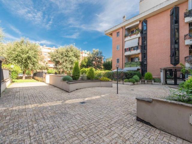Appartamento in vendita a Roma RM