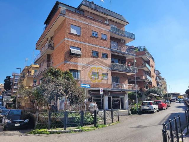 Appartamento in vendita a Roma RM