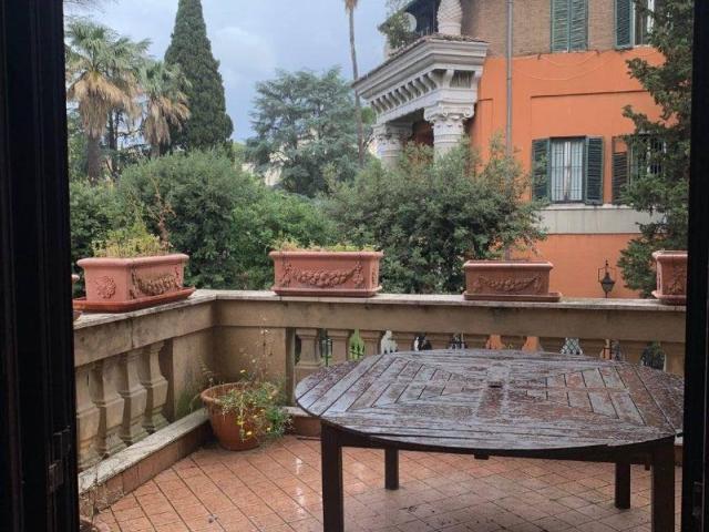 Appartamento in vendita a Roma RM