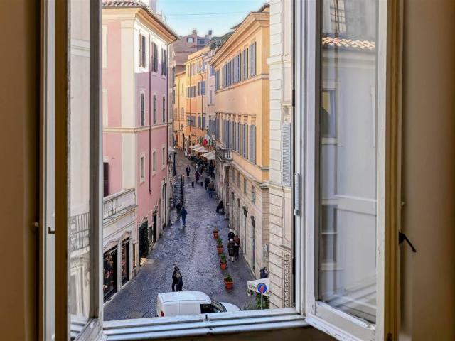 Appartamento in vendita a Roma RM