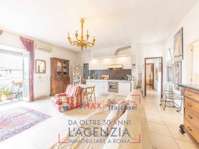 Appartamento in vendita a Roma RM