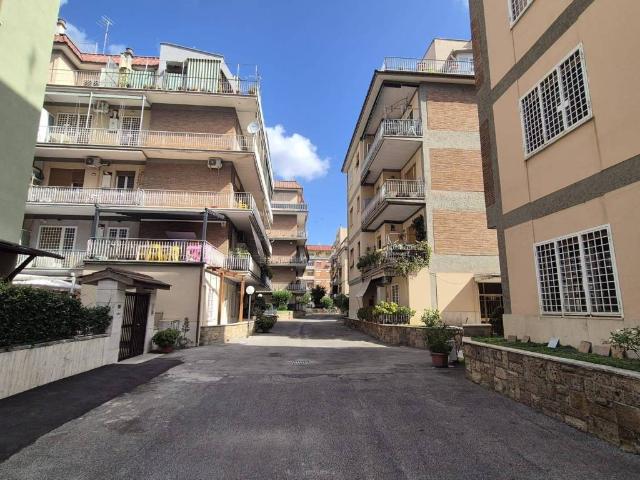 Appartamento in vendita a Roma RM