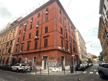 Appartamento in vendita a Roma RM