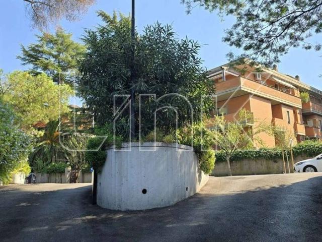 Appartamento in vendita a Roma RM