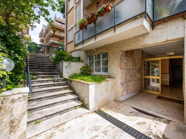 Appartamento in vendita a Roma RM