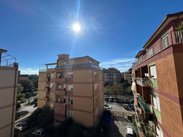 Appartamento in vendita a Roma RM