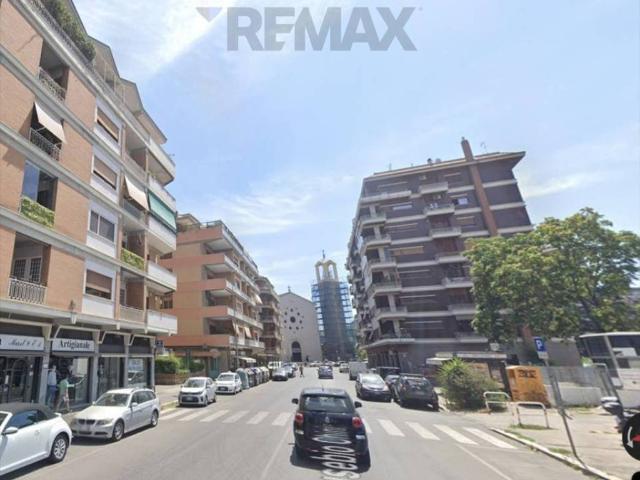 Appartamento in vendita a Roma RM