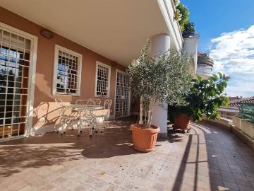 Appartamento in vendita a Roma RM
