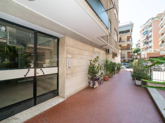 Appartamento in vendita a Roma RM