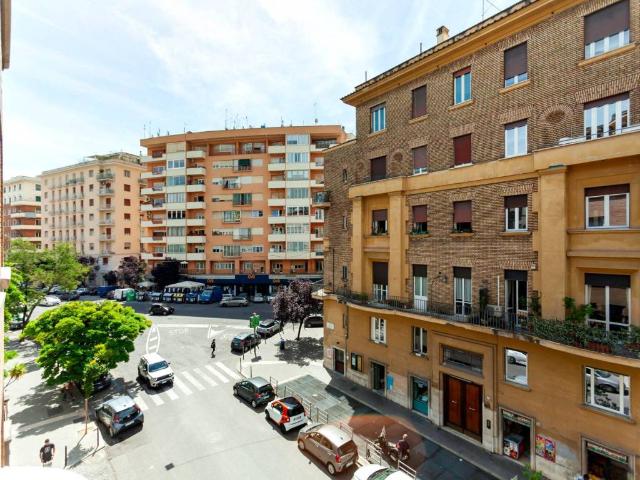 Appartamento in vendita a Roma RM