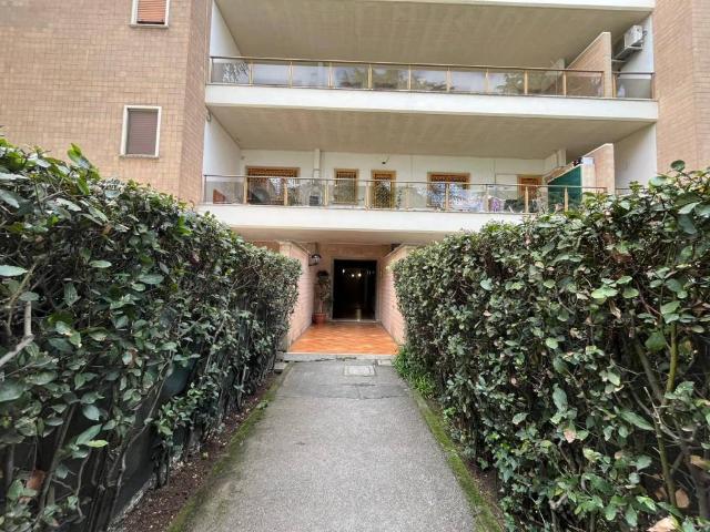 Appartamento in vendita a Roma RM