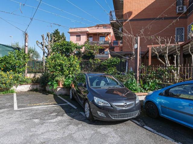 Appartamento in vendita a Roma RM