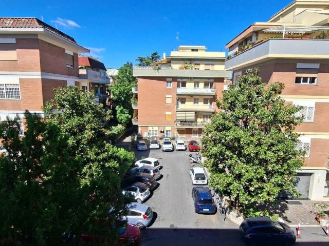 Appartamento in vendita a Roma RM