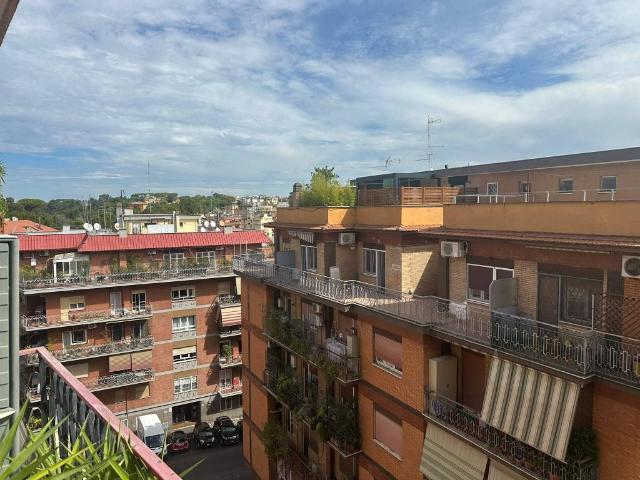 Appartamento in vendita a Roma RM