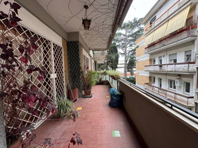 Appartamento in vendita a Roma RM
