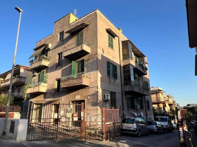 Appartamento in vendita a Roma RM