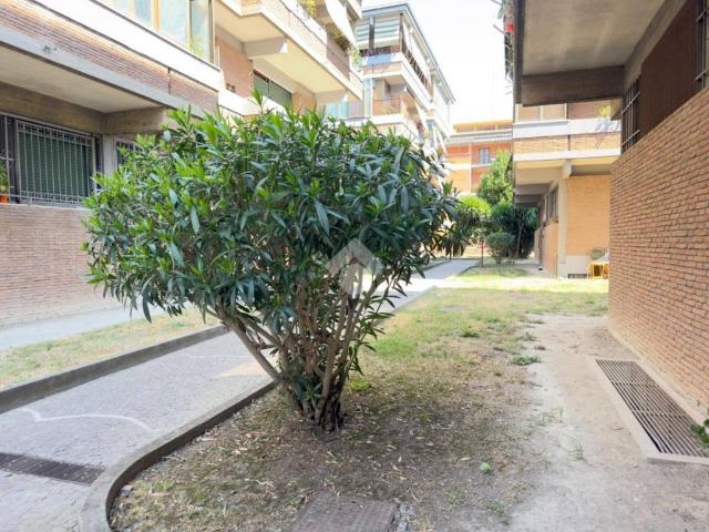 Appartamento in vendita a Roma RM