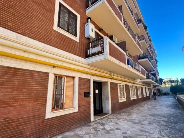 Appartamento in vendita a Roma RM
