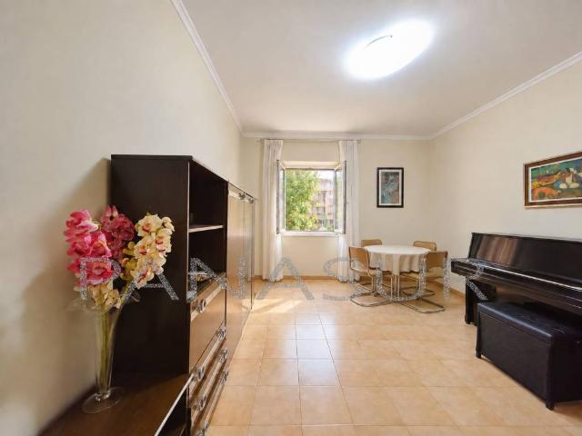 Appartamento in vendita a Roma RM
