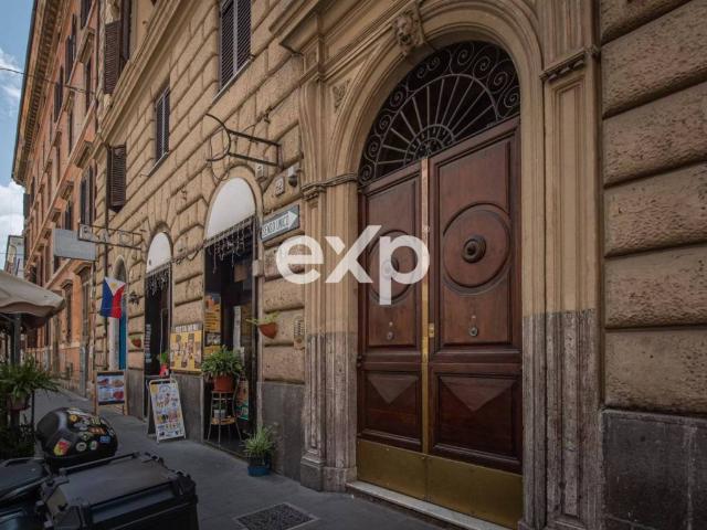 Appartamento in vendita a Roma RM