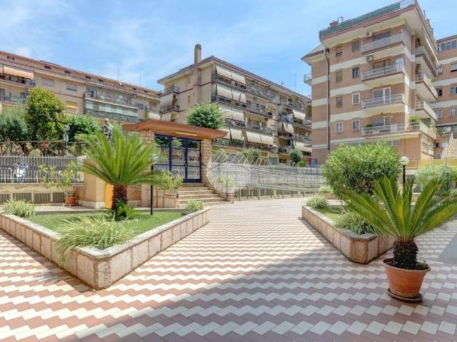 Appartamento in vendita a Roma RM
