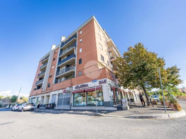 Appartamento in vendita a Roma RM