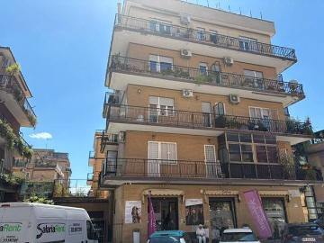 Appartamento in vendita a Roma RM