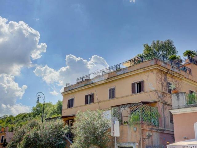 Appartamento in vendita a Roma RM