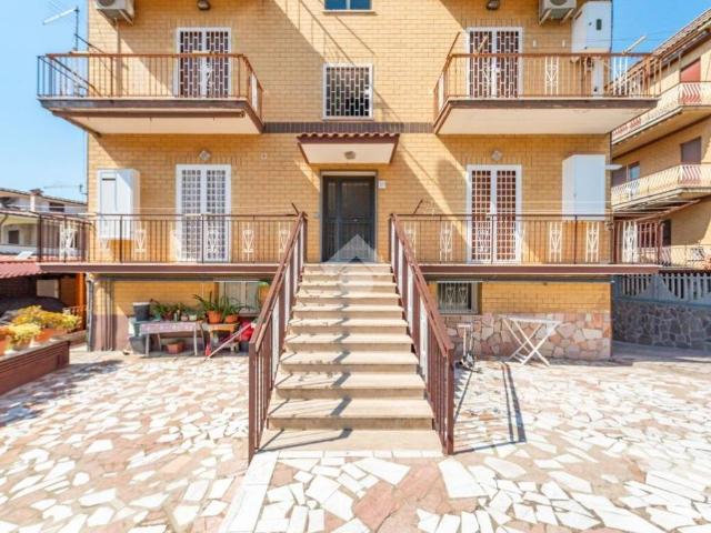 Appartamento in vendita a Roma RM