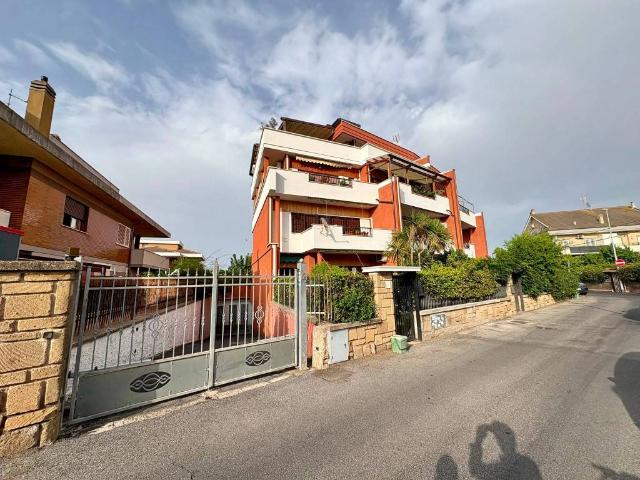 Appartamento in vendita a Roma RM