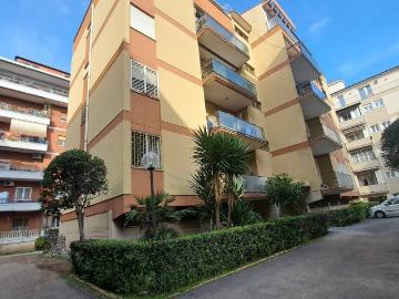 Appartamento in vendita a Roma RM