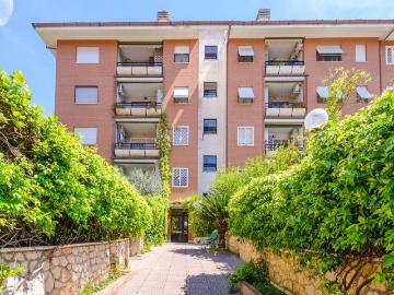 Appartamento in vendita a Roma RM