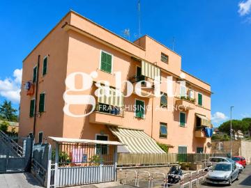 Appartamento in vendita a Roma RM