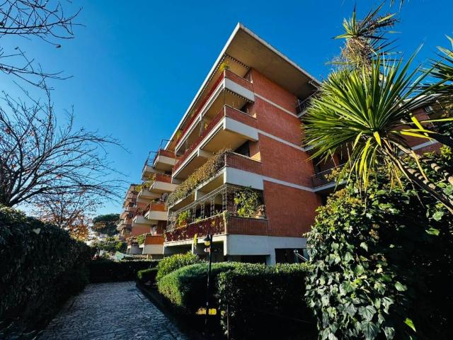 Appartamento in vendita a Roma RM