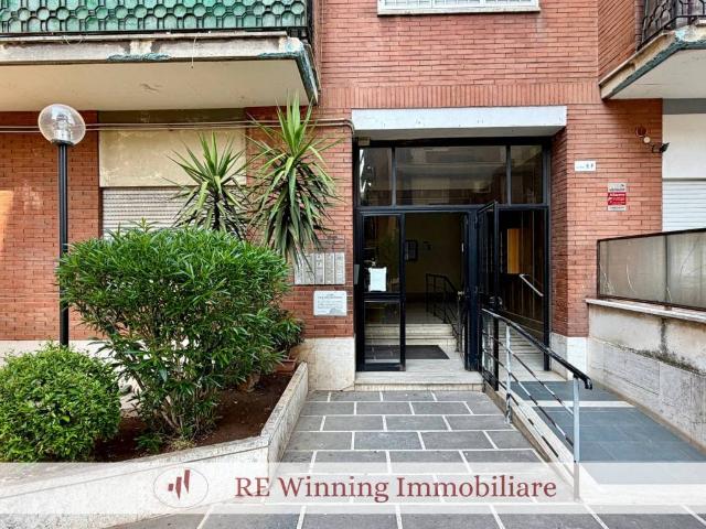 Appartamento in vendita a Roma RM