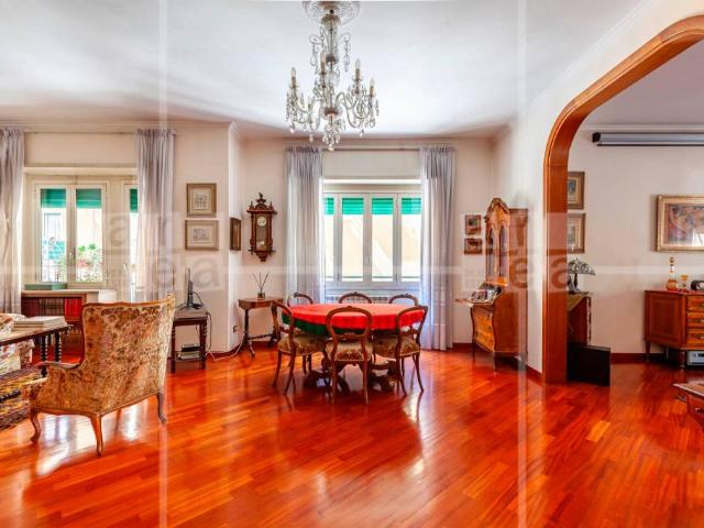 Appartamento in vendita a Roma via Nomentana, 330, Città Giardino